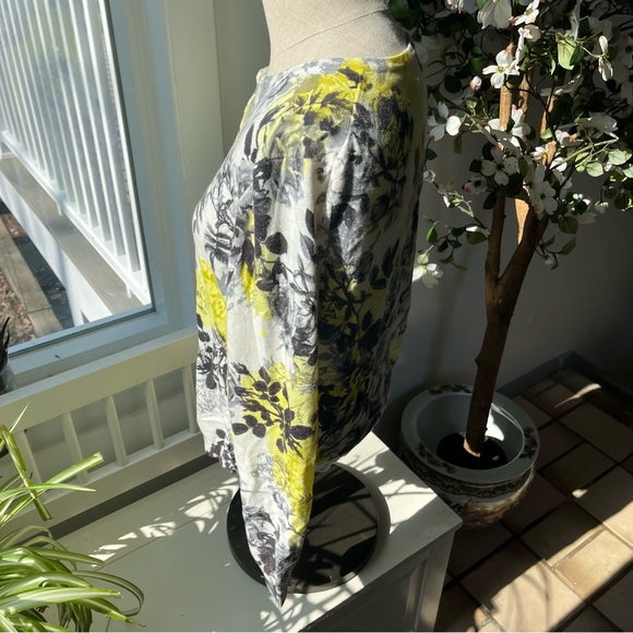 Lord & Taylor Abstract Pattern Fall Cardigan, Size XL - Picture 5 of 12